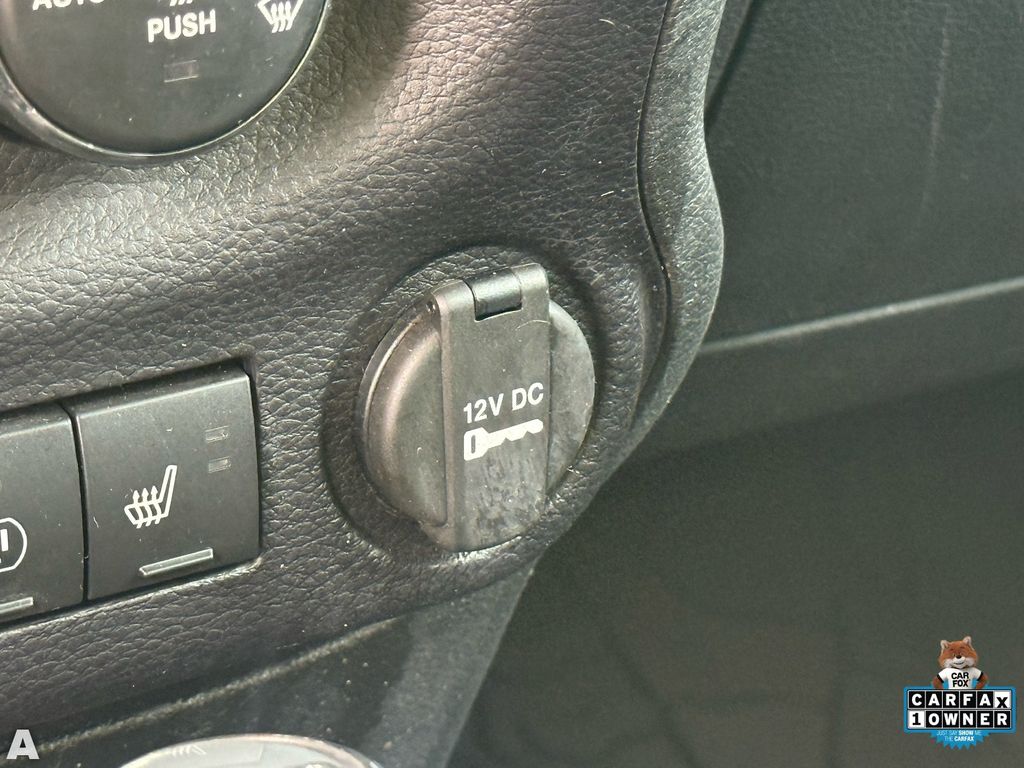 Used 2016 Bright White Clearcoat Jeep Unlimited Sahara image 22