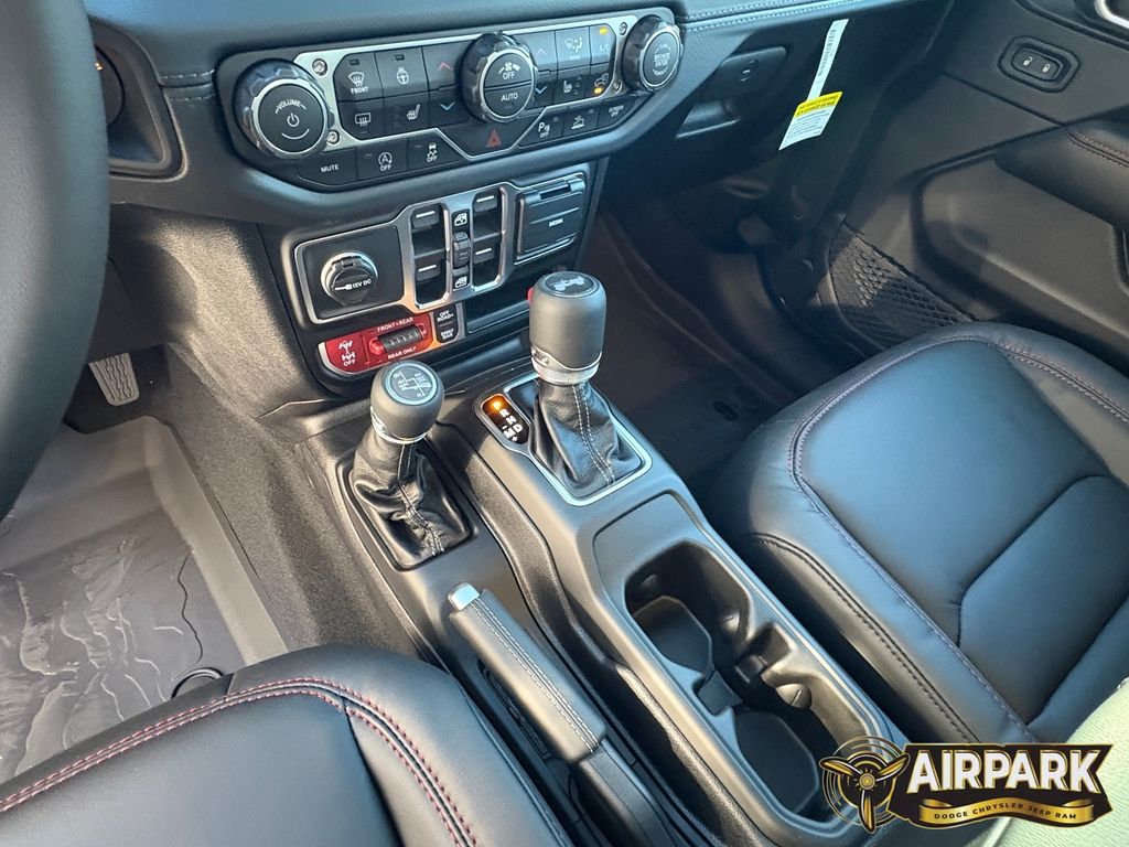New 2026 Granite Crystal Jeep Rubicon image 18