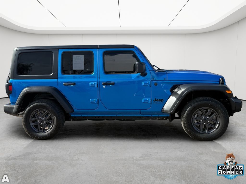 Used 2025 Hydro Blue Pearl Coat Jeep Sport S image 8