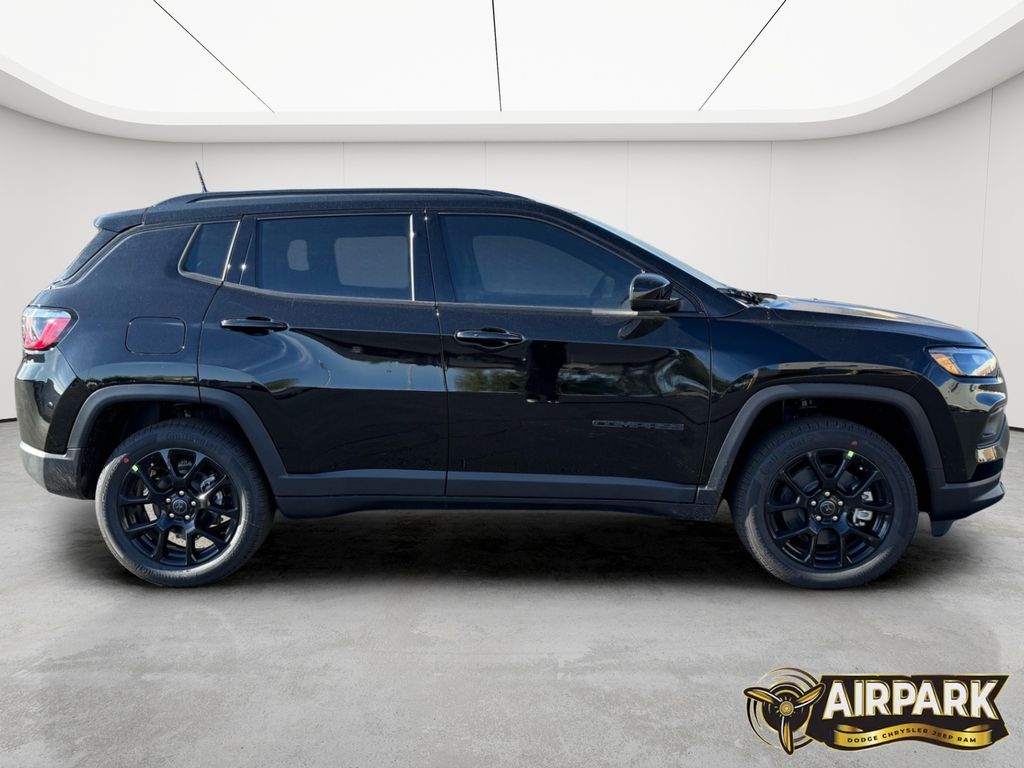 New 2026 Diamond Black Crystal Pearlcoat Jeep Latitude image 8