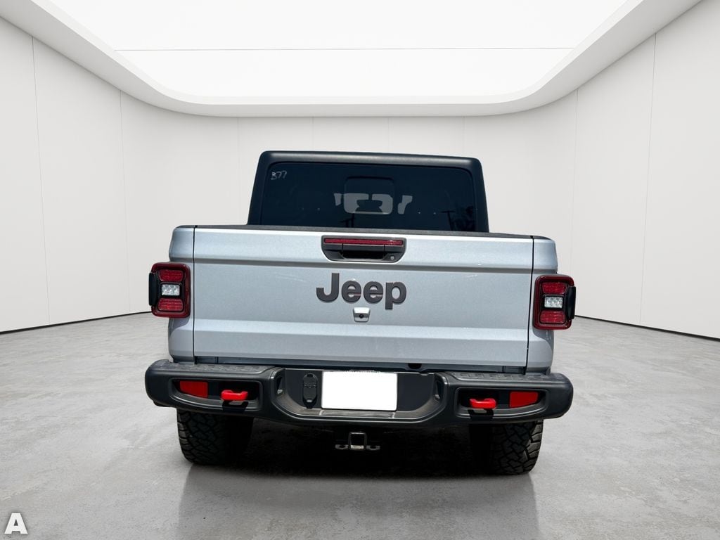 Used 2022 Silver Zynith Clearcoat Jeep Rubicon image 6