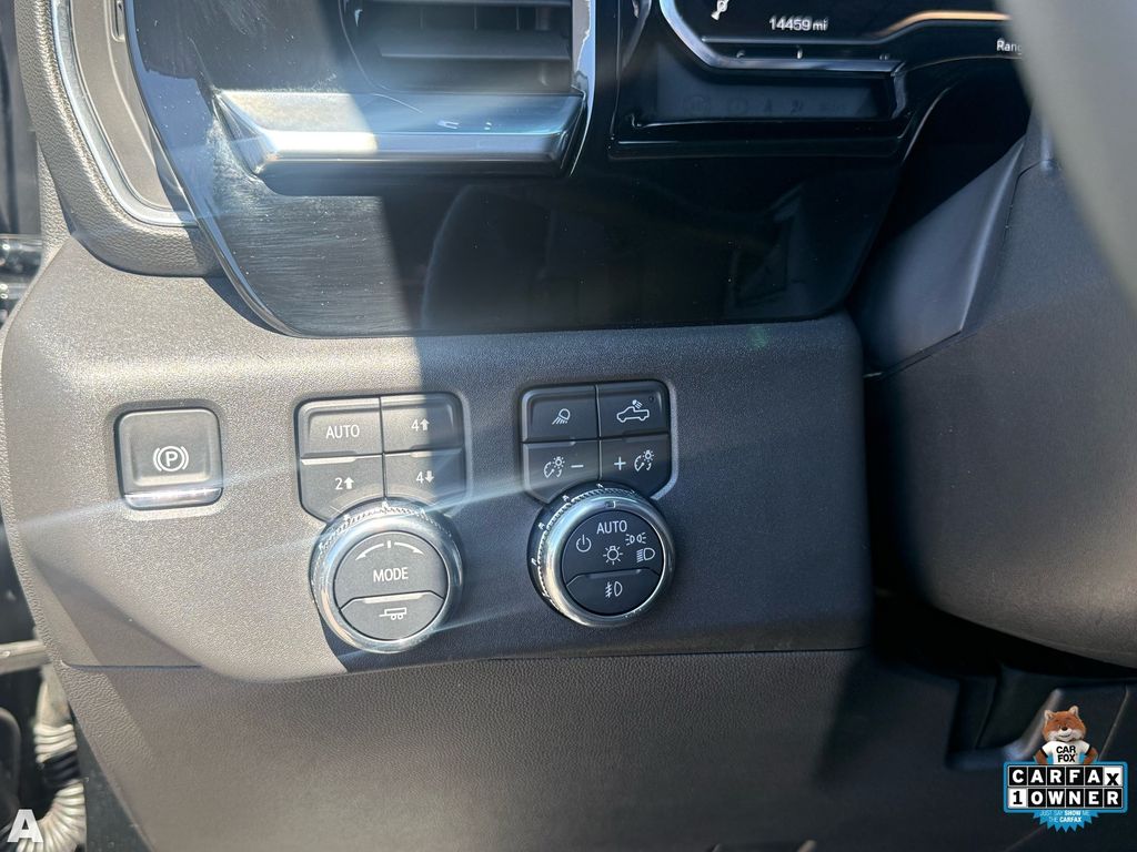 Used 2025 Onyx Black GMC Elevation image 14