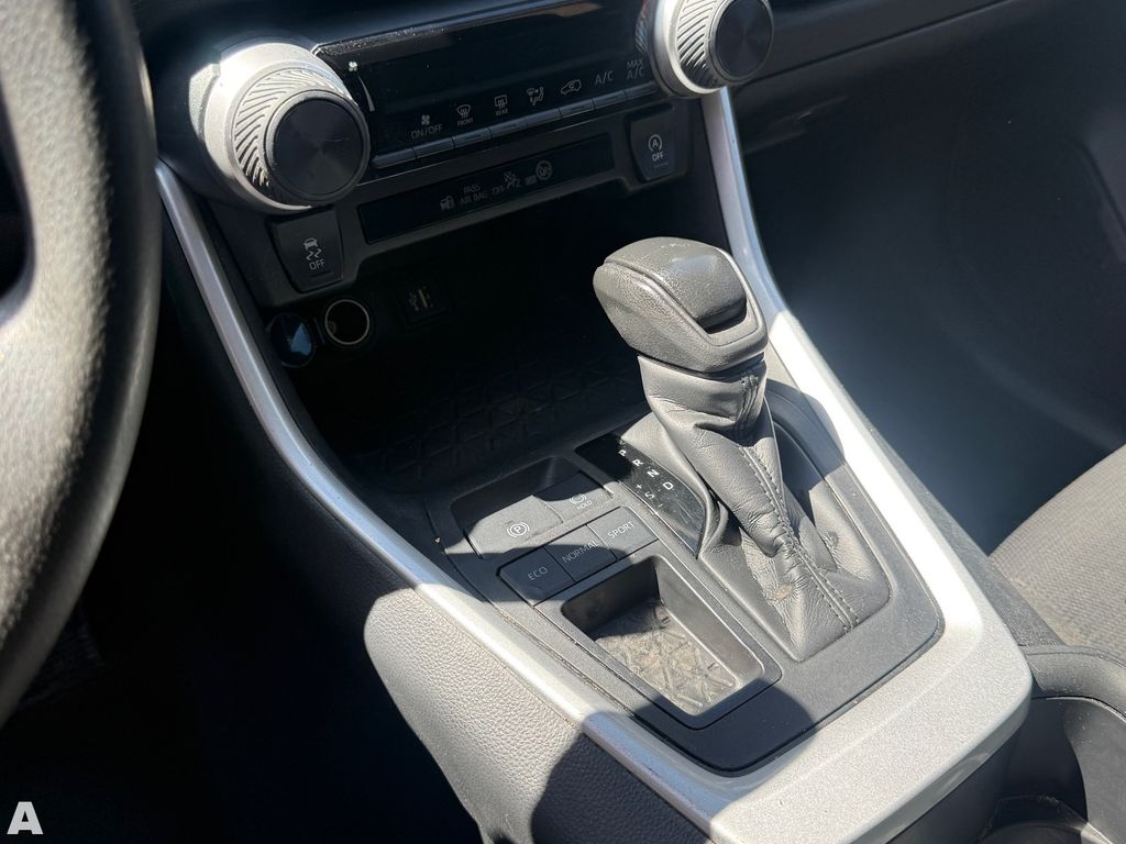 Used 2024 Ice Toyota LE image 11