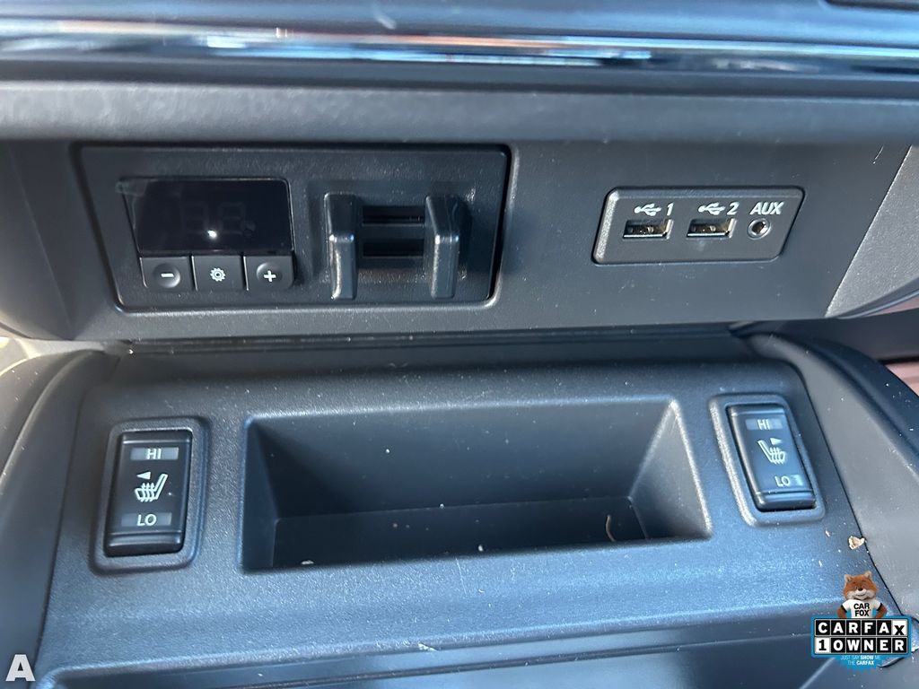 Used 2019 Gun Metallic Nissan SL image 27