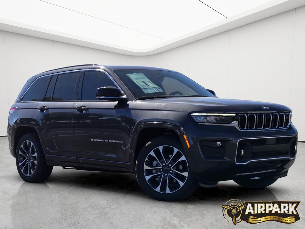 New 2025 Baltic Gray Jeep Overland image 2