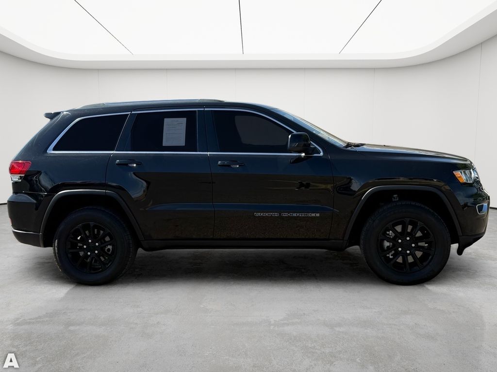 Used 2021 Diamond Black Crystal Pearlcoat Jeep Laredo E image 8