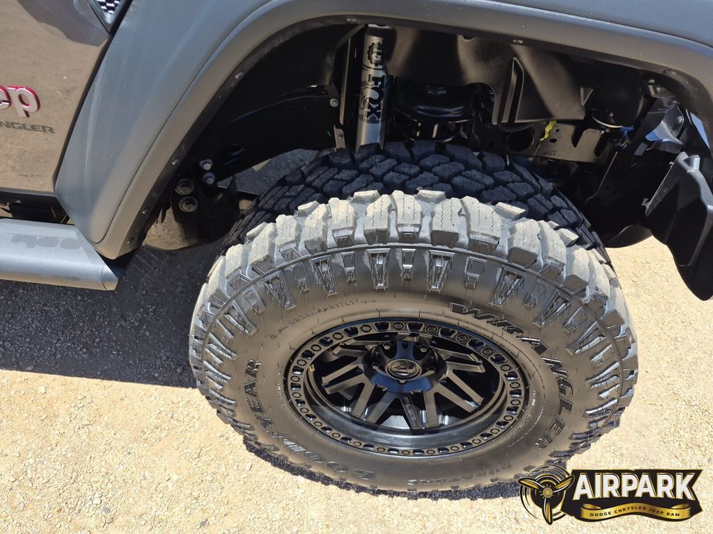 New 2026 Granite Crystal Jeep Rubicon image 10