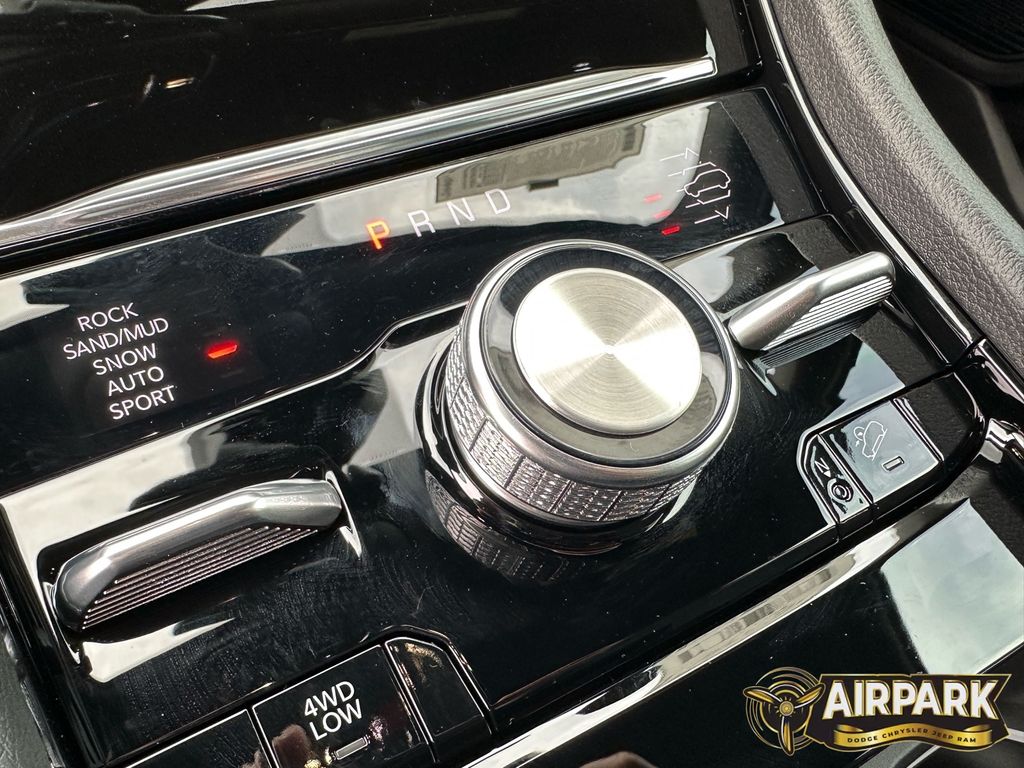 New 2025 Bright White Jeep Summit image 23