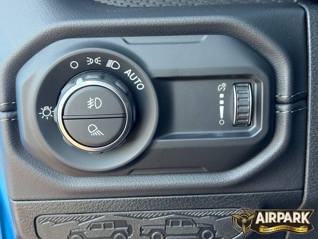 New 2026 Hydro Blue Pearlcoat Jeep Mojave image 20