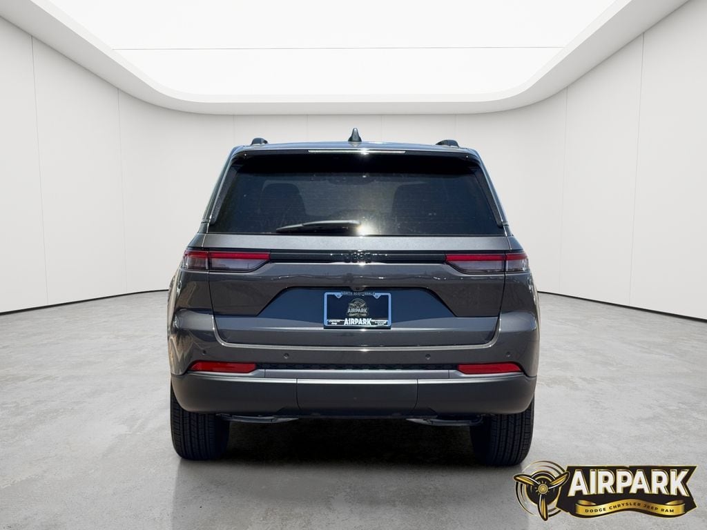 New 2026 Baltic Gray Jeep Laredo image 5