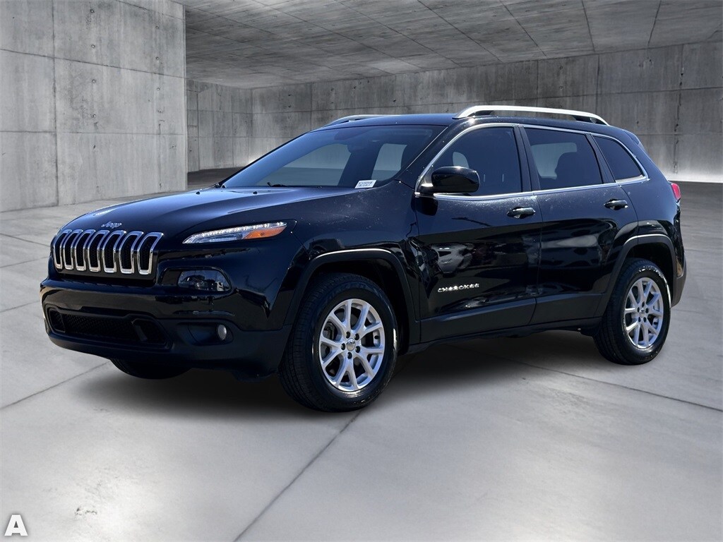 Used 2018 Jeep Cherokee Latitude SUV