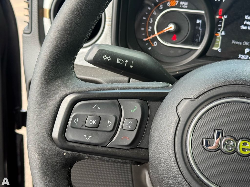 Used 2025 Granite Crystal Metallic Clearcoat Jeep Willys image 16