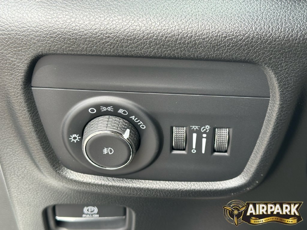 2025 Jeep Grand Cherokee Summit - Photo 23