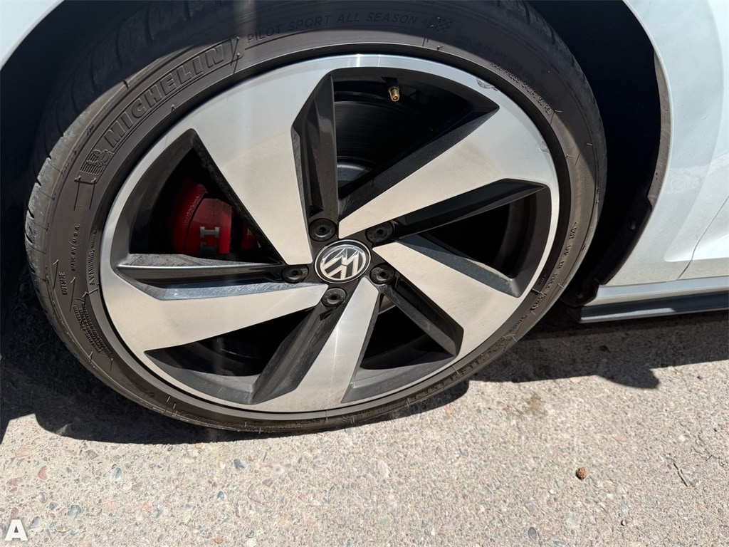 Image 6 of 2020 Volkswagen Golf GTI 2.0T SE Hatchback