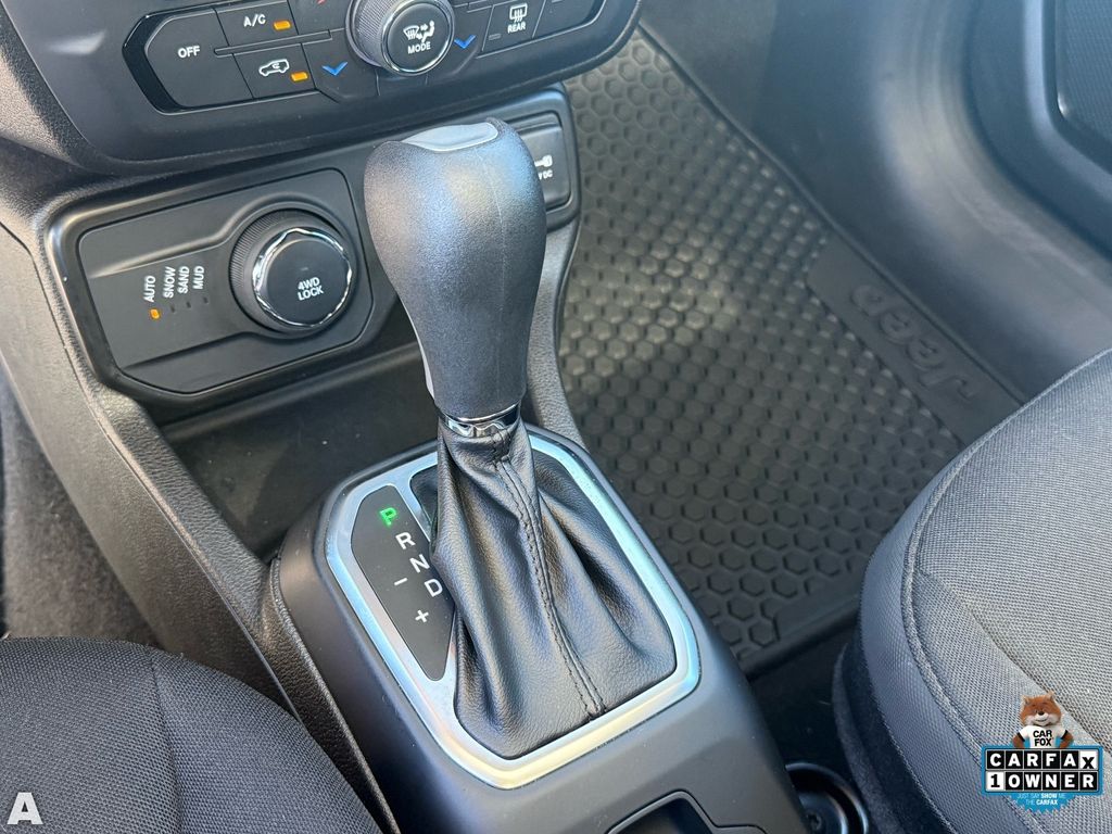 Certified Used 2023 Slate Blue Pearlcoat Jeep Altitude image 23