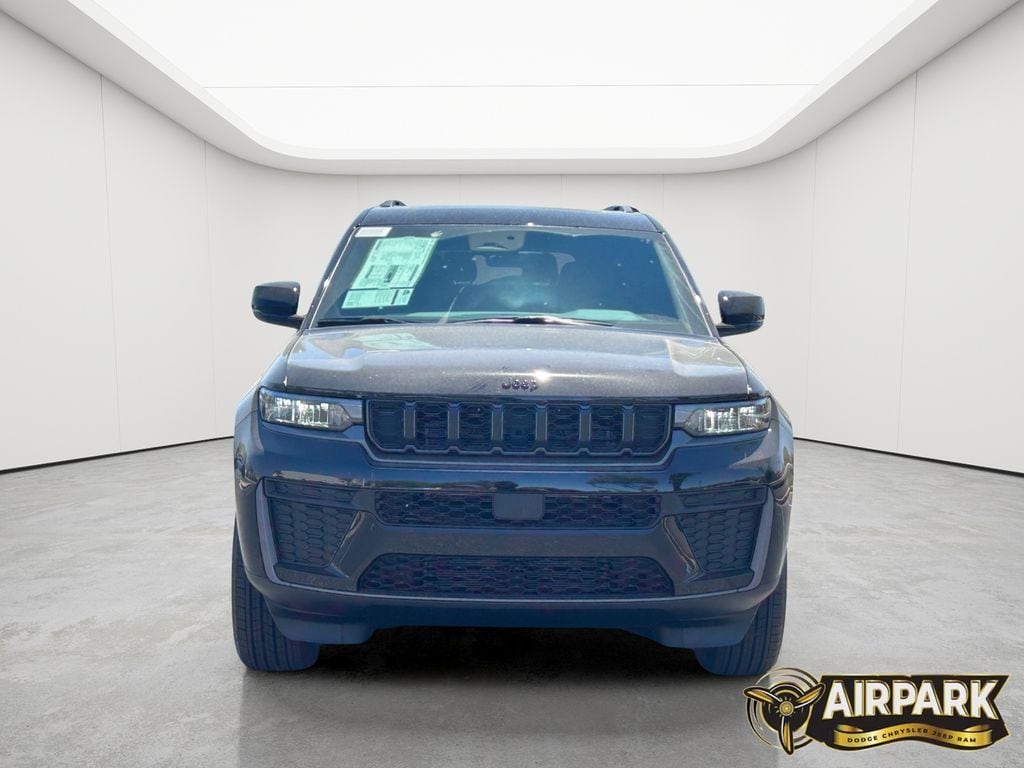 New 2026 Diamond Black Crystal Pearlcoat Jeep Laredo image 9