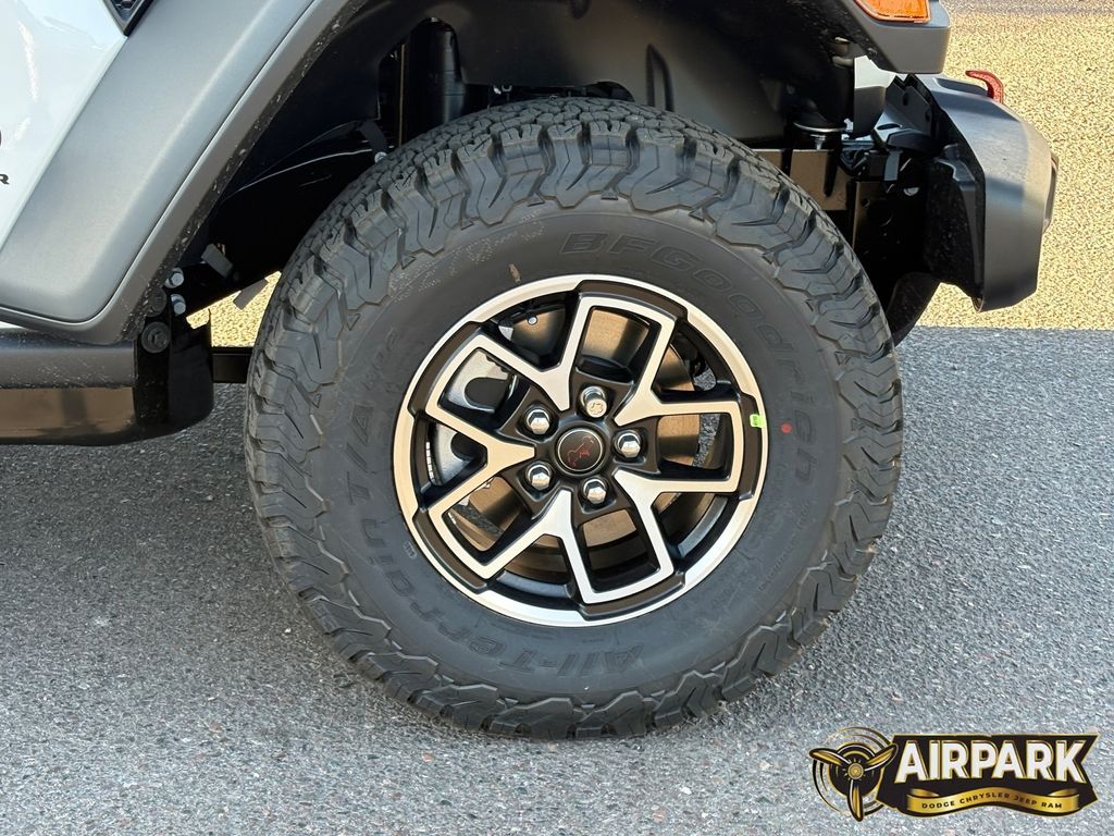 New 2026 Bright White Jeep Rubicon image 9