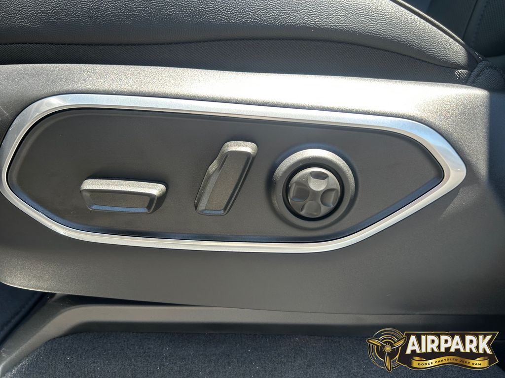 New 2026 Baltic Gray Jeep Base image 20