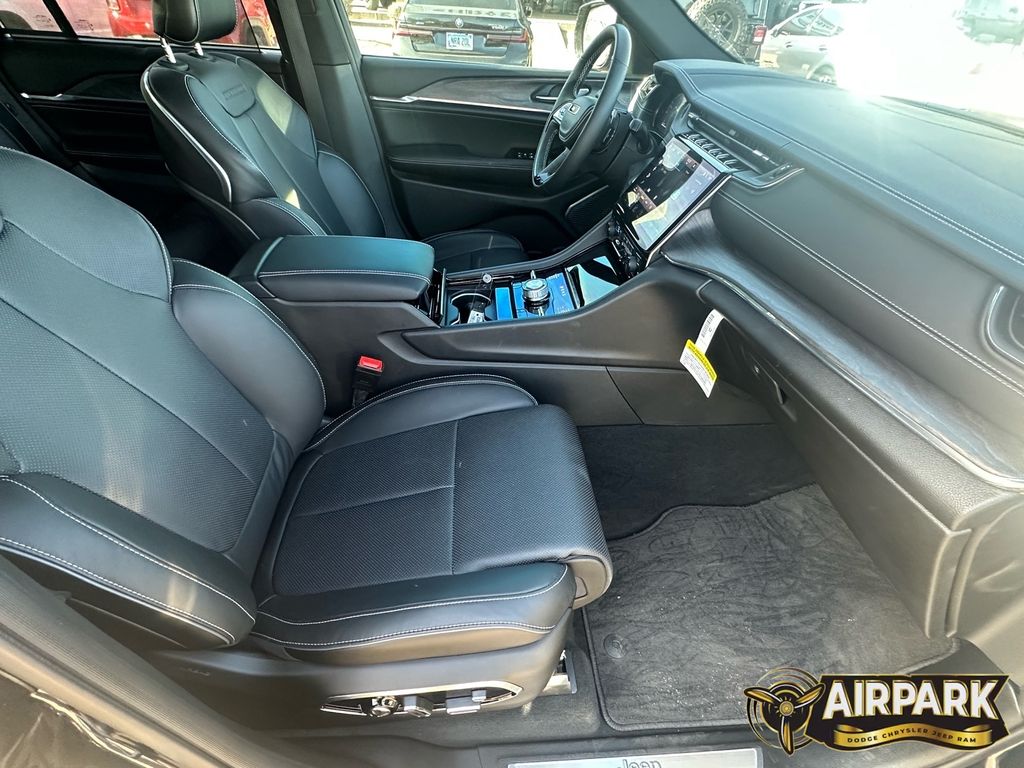 New 2025 Silver Zynith Jeep Overland image 11