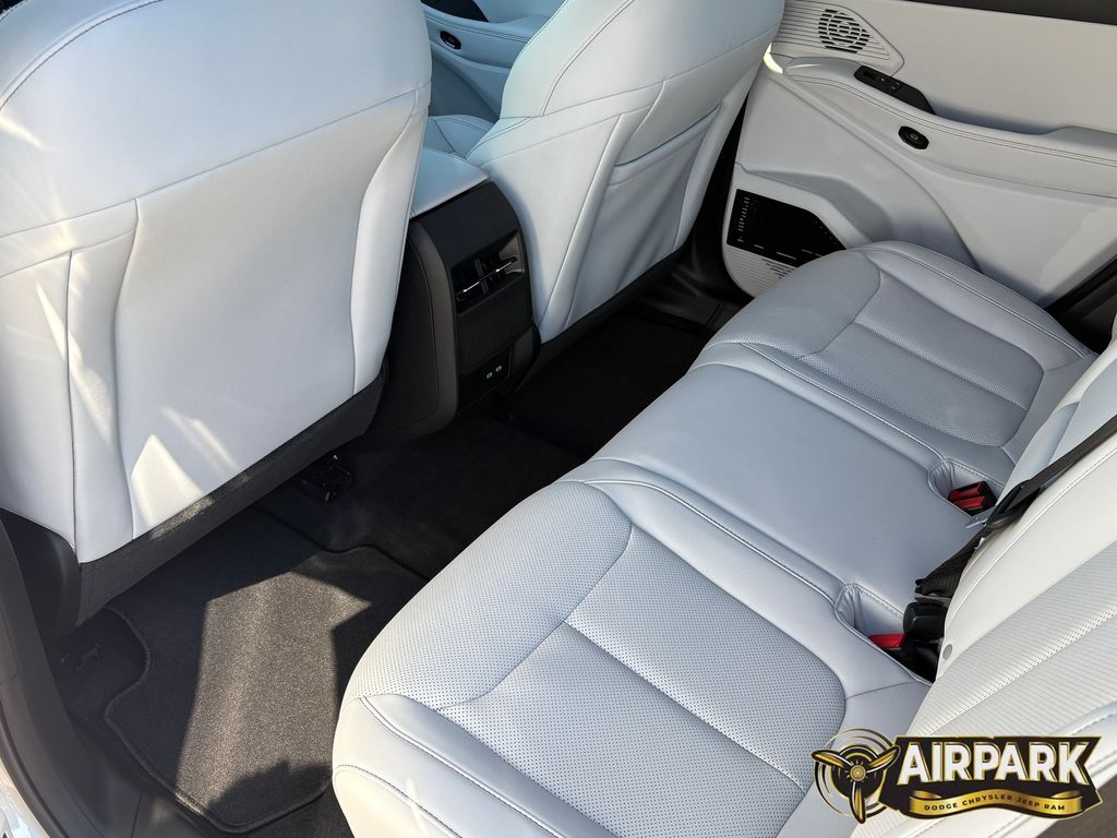 New 2026 Silver Zynith Jeep Laredo/Limited image 13