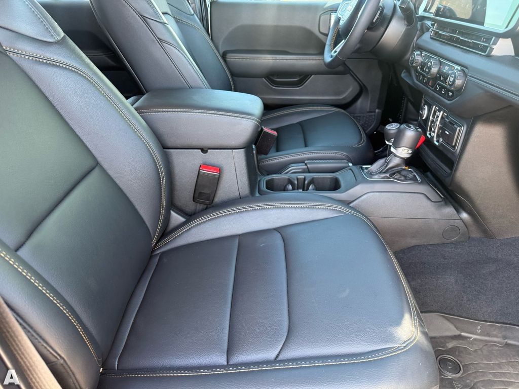 Used 2025 Black Clearcoat Jeep Sahara image 30