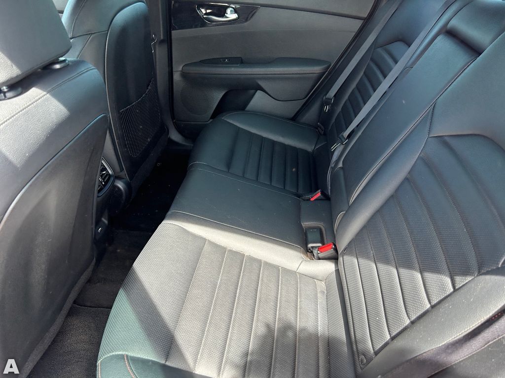 Used 2022 Currant Red Kia GT image 17
