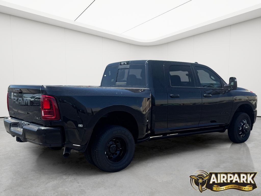 New 2026 Diamond Black Crystal Pearlcoat Ram Laramie image 4
