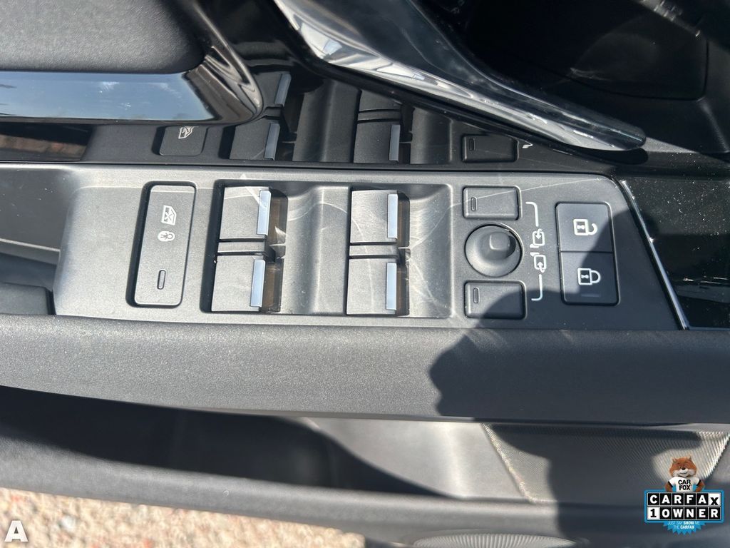 Used 2025 Eiger Gray Metallic Land Rover S image 19