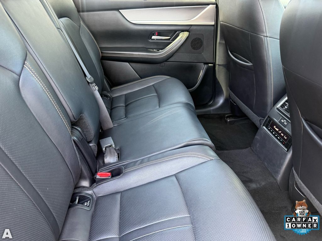Used 2024 Platinum Mazda 3.3 Turbo Preferred Plus image 28