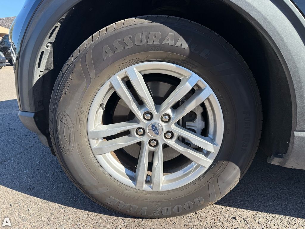 Used 2021 Black Ford XLT image 6