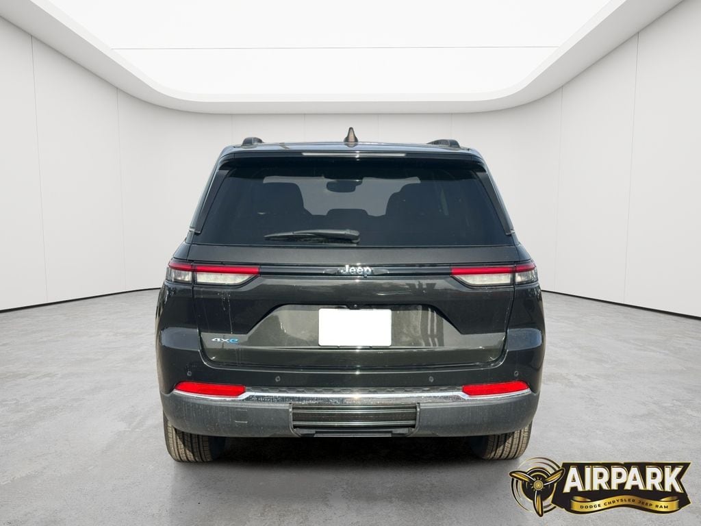 New 2023 Rocky Mountain Pearlcoat Jeep Base image 6