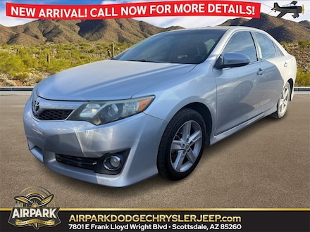2013 Toyota Camry SE Sedan