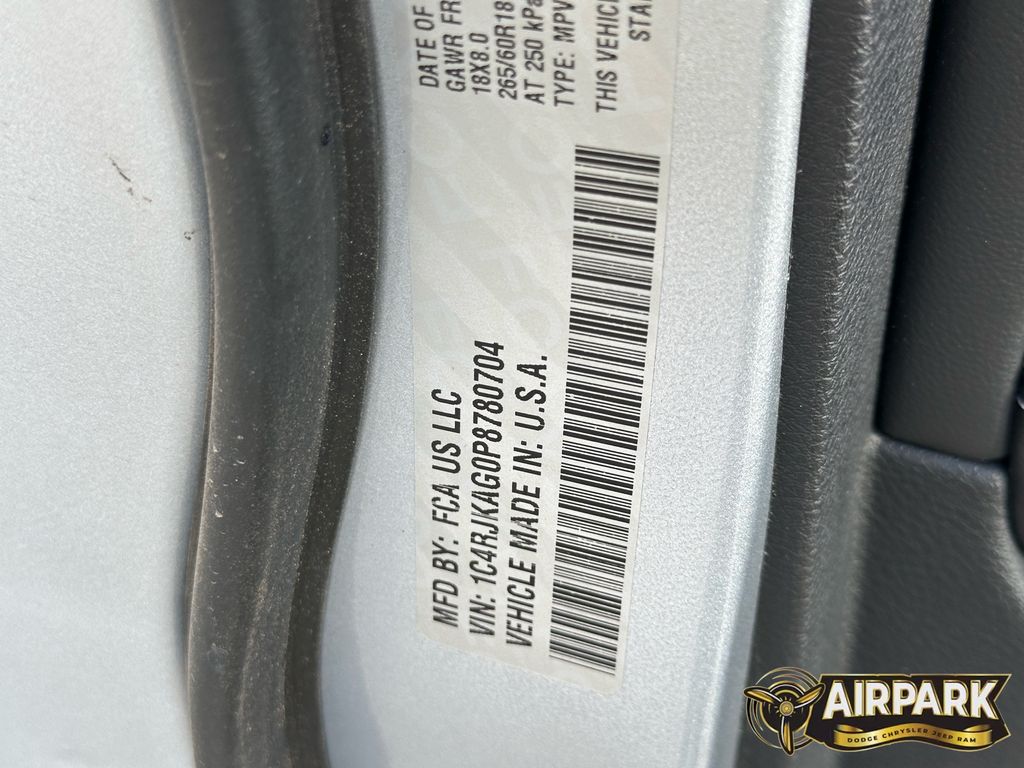 New 2023 Silver Zynith Jeep L Laredo image 24