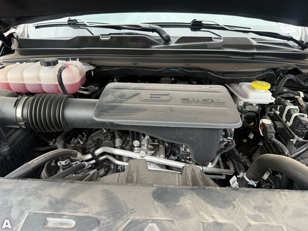 Used 2025 Diamond Black Crystal Pearlcoat Ram Tradesman image 31