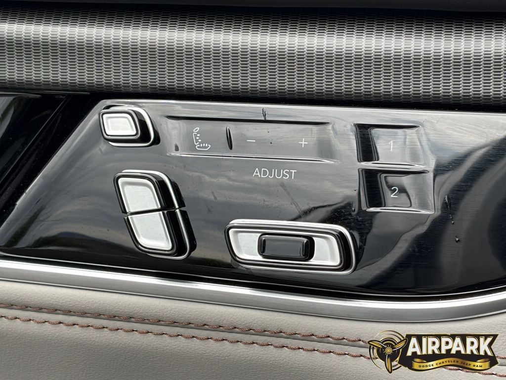 New 2026 Bright White Jeep Summit image 20