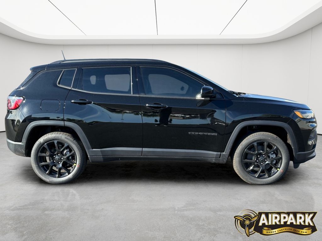 New 2026 Diamond Black Crystal Pearlcoat Jeep Latitude image 3