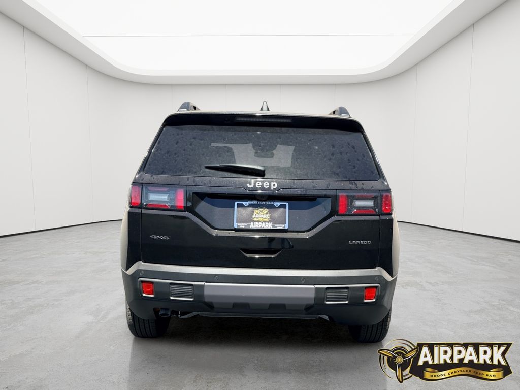 New 2026 Diamond Black Crystal Pearlcoat Jeep Laredo/Limited image 5