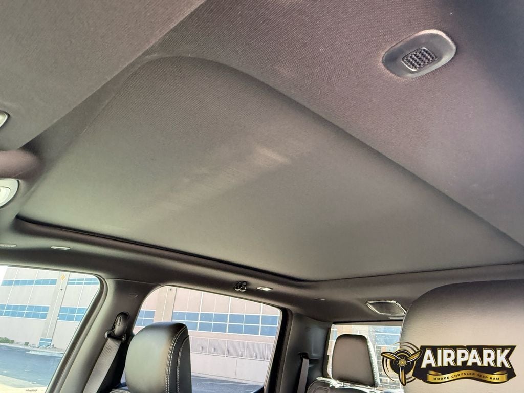 New 2026 Diamond Black Crystal Pearlcoat Ram RHO image 17