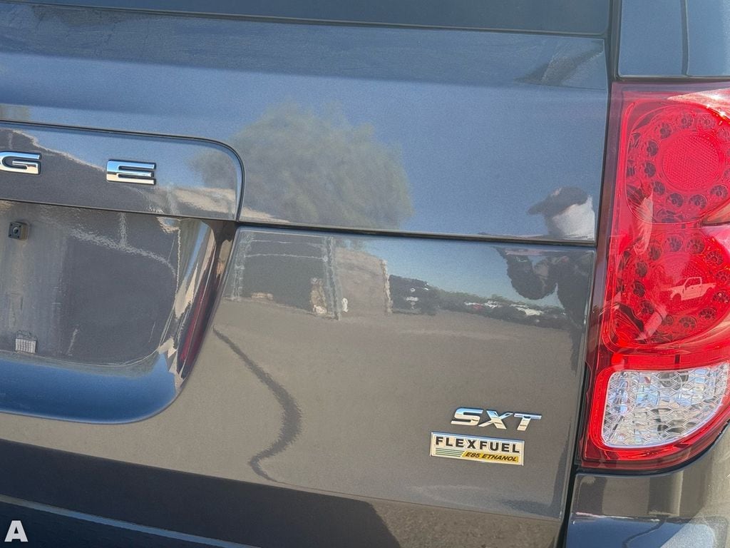 Used 2019 Granite Crystal Metallic Clearcoat Dodge SXT image 10