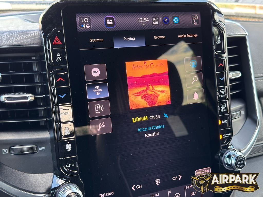 New 2026 Diamond Black Crystal Pearlcoat Ram Laramie image 17