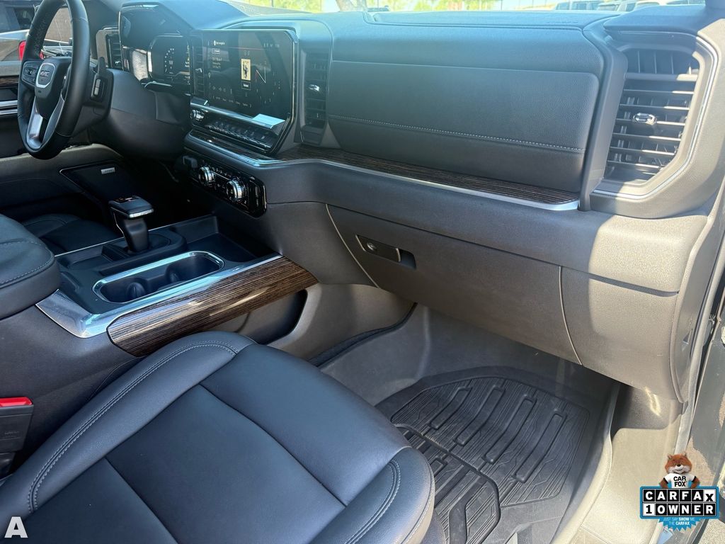 Used 2025 Onyx Black GMC Elevation image 29