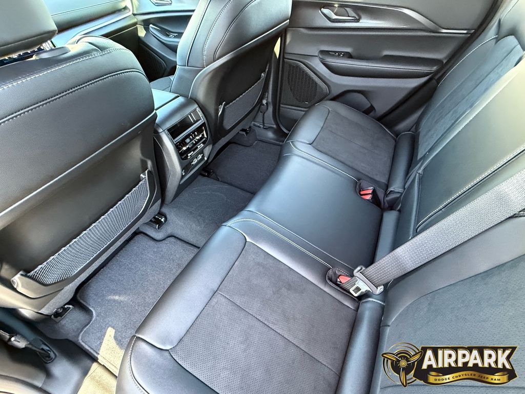 New 2025 Silver Zynith Jeep Laredo image 20