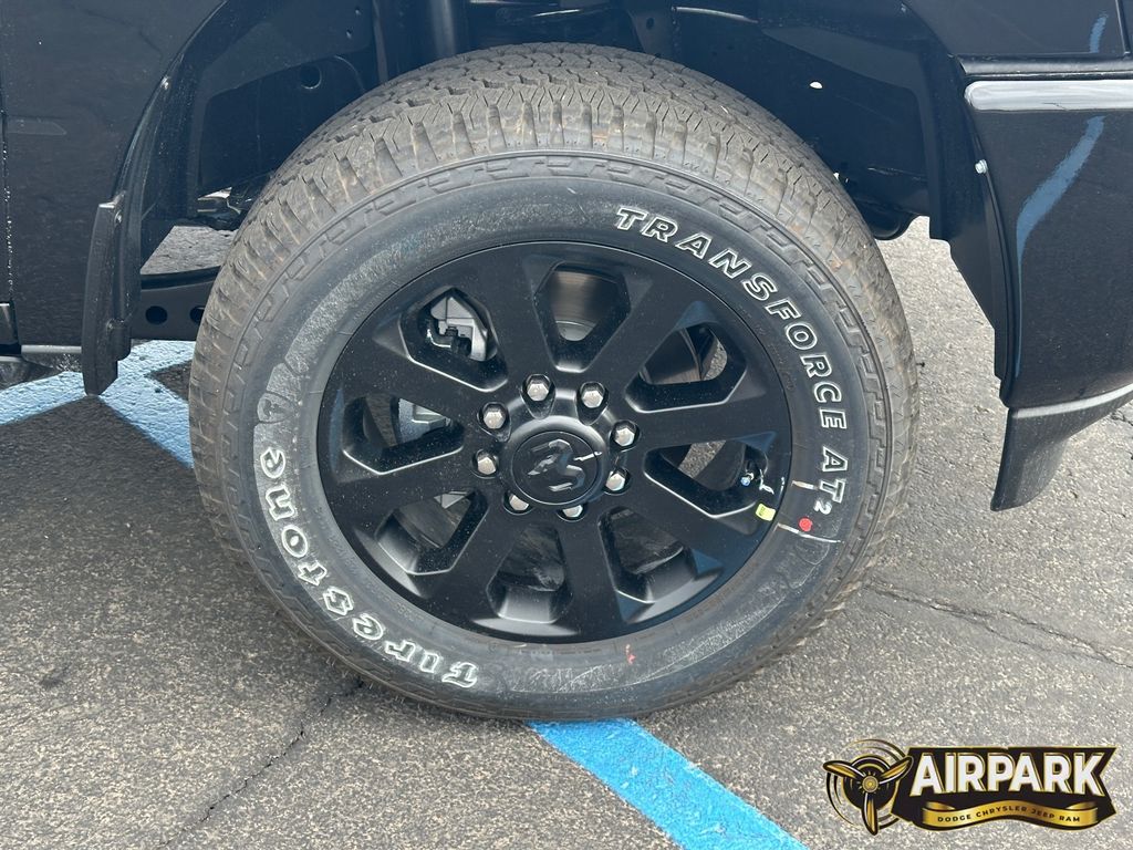 New 2026 Diamond Black Crystal Pearlcoat Ram Laramie image 10