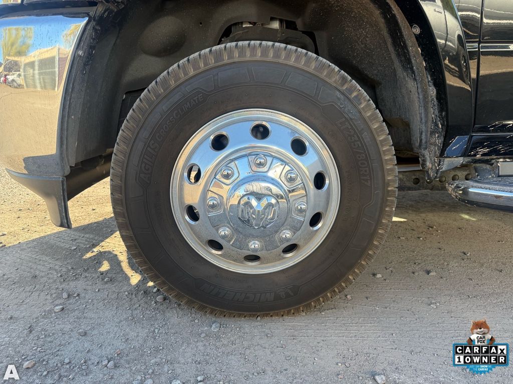 Used 2022 Diamond Black Crystal Pearlcoat Ram Laramie image 6