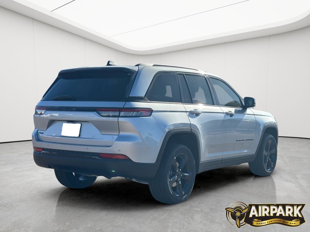 New 2025 Silver Zynith Jeep Laredo image 4