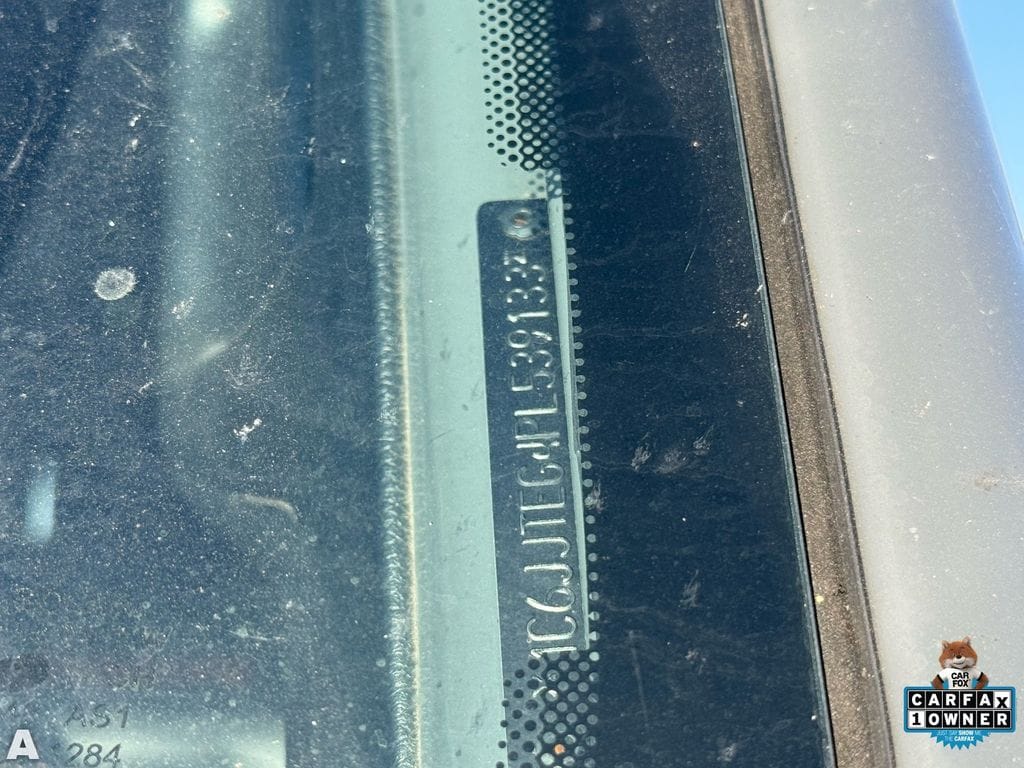 Used 2023 Sting-Gray Clearcoat Jeep Mojave image 13