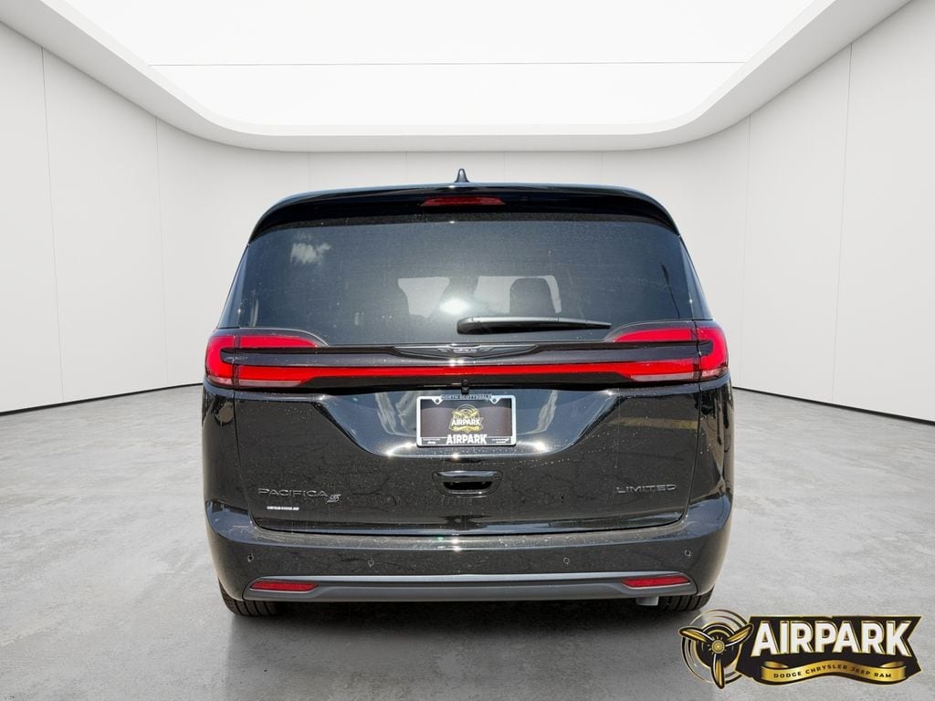 New 2026 Diamond Black Crystal Pearlcoat Chrysler Limited image 6