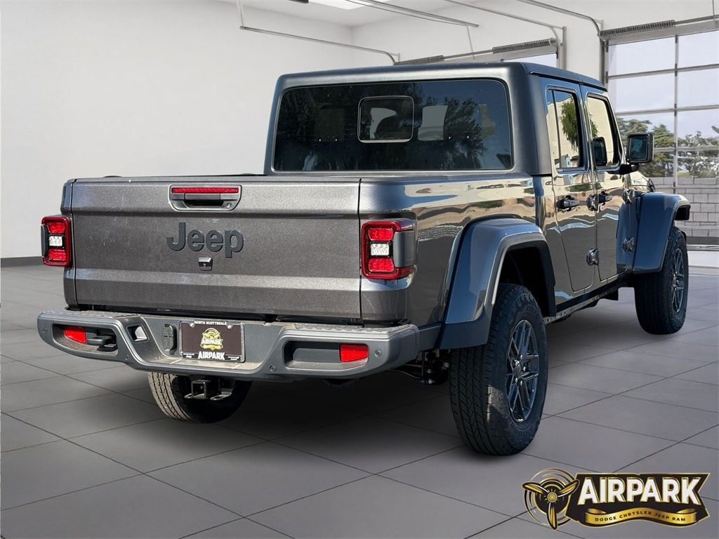 New 2025 Jeep Gladiator Sport Pickup