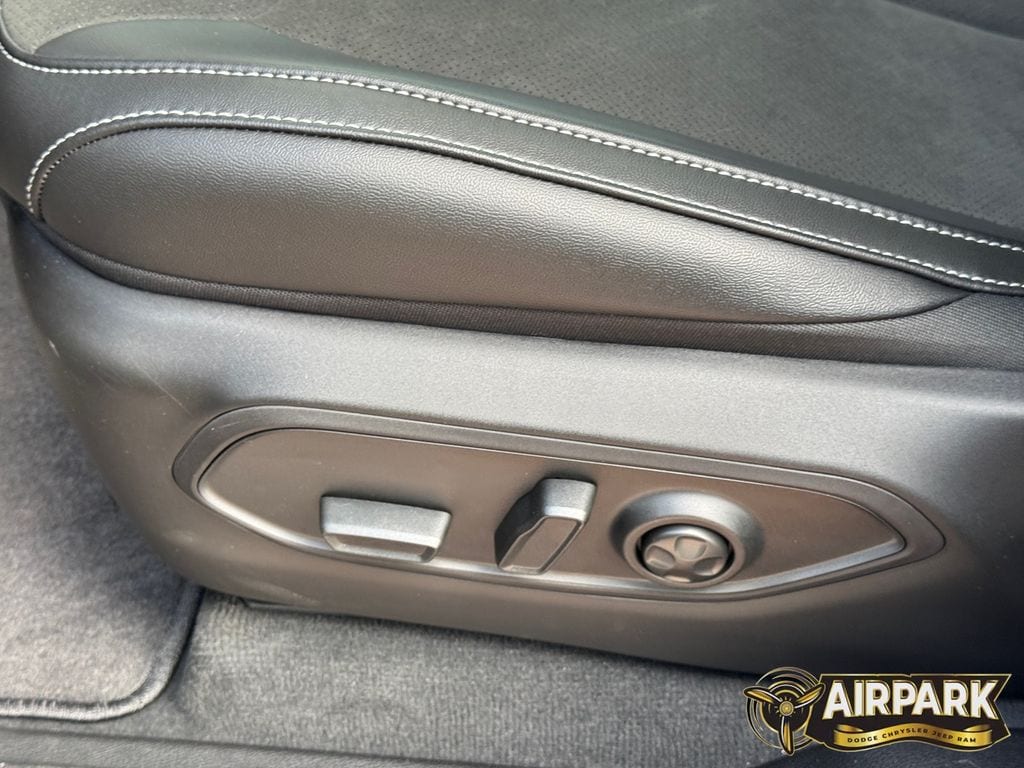 New 2025 Baltic Gray Jeep Laredo image 14