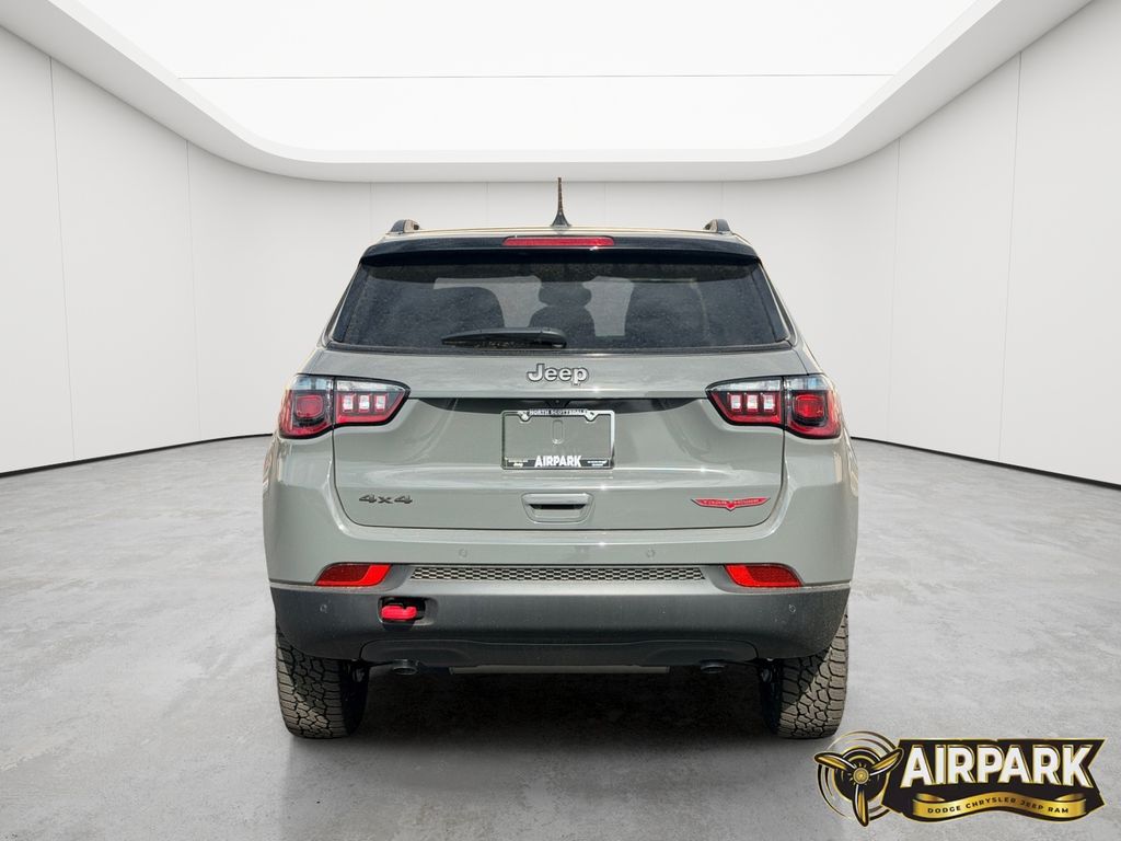 New 2026 Sting-Gray Jeep Trailhawk image 5